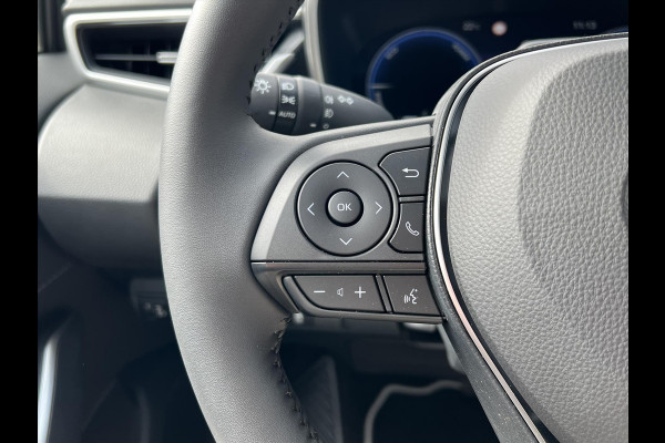 Toyota Corolla Touring Sports 140 Dynamic Plus | Stoel + Stuurverwarming, 17 inch, Parkeersensoren, Keyless, Groot scherm