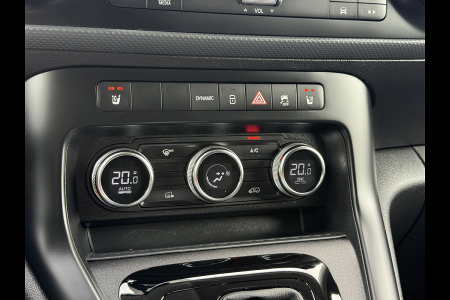 Mercedes-Benz eCitan 112 Pro L2H1 / 51 kWh / RIJKLAAR !! / 3.369 KM / High Performance LED-koplampen / CAMERA / ECC / CRUISE / TREKHAAK / STOELVERWAR