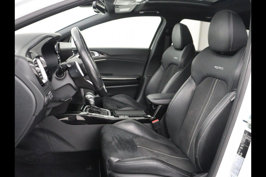 Kia ProCeed 1.5 T-GDI GT-Line | Panoramadak | Trekhaak | Half Leder | Stuur/stoelverwarming | Virtual dashboard | Adaptive cruise | Camera | Carplay | Dodehoek detectie |