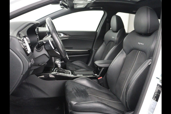 Kia ProCeed 1.5 T-GDI GT-Line | Panoramadak | Trekhaak | Half Leder | Stuur/stoelverwarming | Virtual dashboard | Adaptive cruise | Camera | Carplay | Dodehoek detectie |
