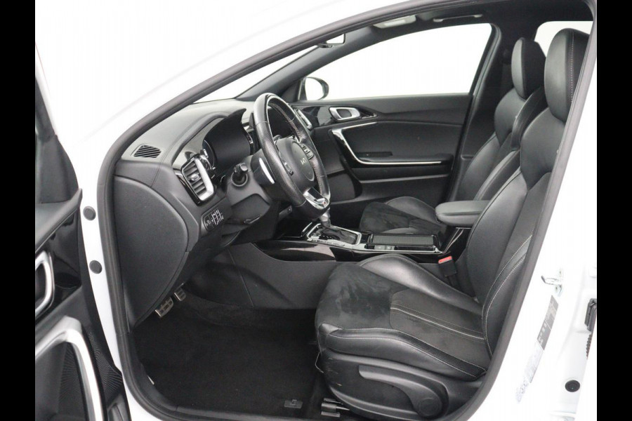 Kia ProCeed 1.5 T-GDI GT-Line | Panoramadak | Trekhaak | Half Leder | Stuur/stoelverwarming | Virtual dashboard | Adaptive cruise | Camera | Carplay | Dodehoek detectie |