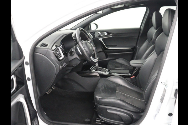 Kia ProCeed 1.5 T-GDI GT-Line | Panoramadak | Trekhaak | Half Leder | Stuur/stoelverwarming | Virtual dashboard | Adaptive cruise | Camera | Carplay | Dodehoek detectie |