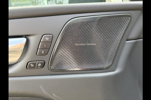 Volvo XC60 2.0 T8 Plug-in-hybrid AWD Polestar Engineered ELEKTRISCHE TREKHAAK| VOLVO DEALER ONDERHOUDEN RECENT ONDERHOUD GEHAD| ELEKTRISCHE STOELEN MET MEMORY| HARMAN KARDON| PANORAMADAK| HEAD UP DISPLAY| 360 CAMERA| ACHTERBANK VERWARMD