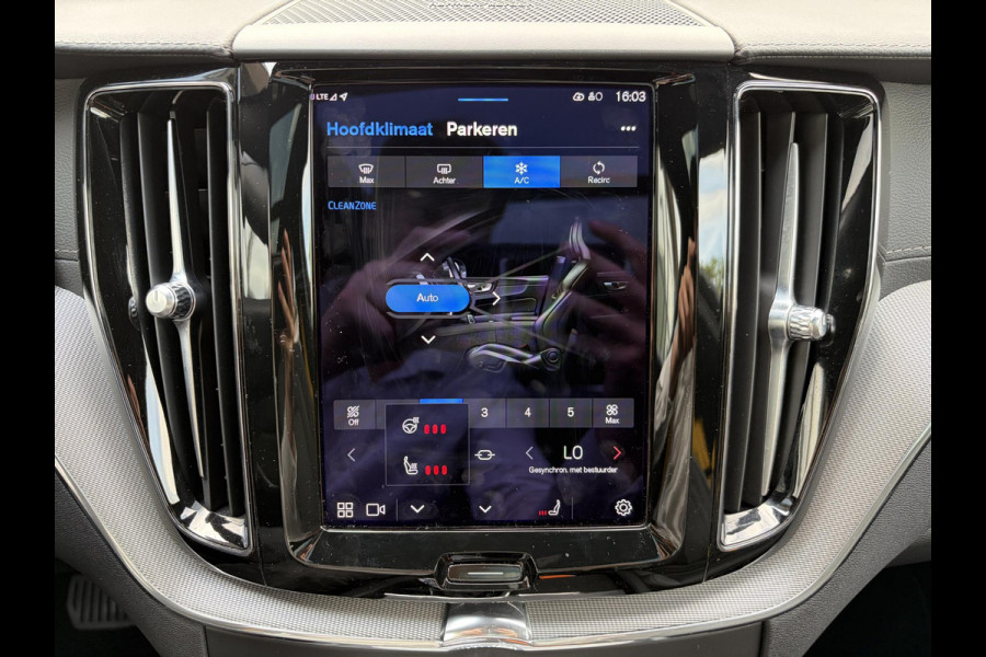 Volvo XC60 2.0 T8 Plug-in-hybrid AWD Polestar Engineered ELEKTRISCHE TREKHAAK| VOLVO DEALER ONDERHOUDEN RECENT ONDERHOUD GEHAD| ELEKTRISCHE STOELEN MET MEMORY| HARMAN KARDON| PANORAMADAK| HEAD UP DISPLAY| 360 CAMERA| ACHTERBANK VERWARMD
