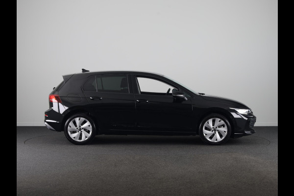 Volkswagen Golf 1.5 eHybrid Life Edition 204PK | Automaat | Camera | Extra getint glas | verlengde garantie