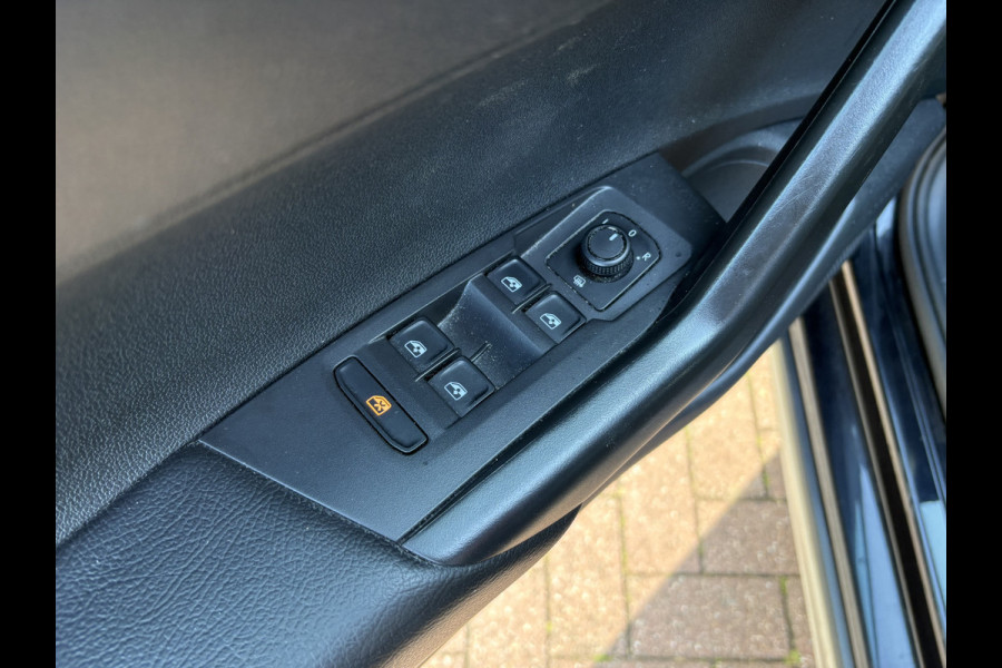 Volkswagen Taigo 1.0 TSi Life Business LEDER/CAMERA/NAVI/VIRTUAL/ADAPT.CRUISE/PDC