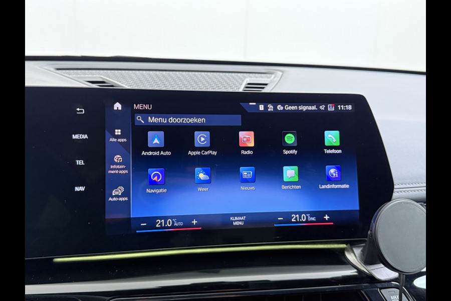 BMW iX1 xDrive30 313PK 4WD M-Pack Launch Edition SOH 100% Leder Harman/Kardon®-Audio Android Auto Apple Carplay Camera Adaptief onderste AWD Live Cockpit Plus Privacy Glas Led Elek.Achterklep Lmv 19" Isofix DAB Origineel Nederlandse Auto
