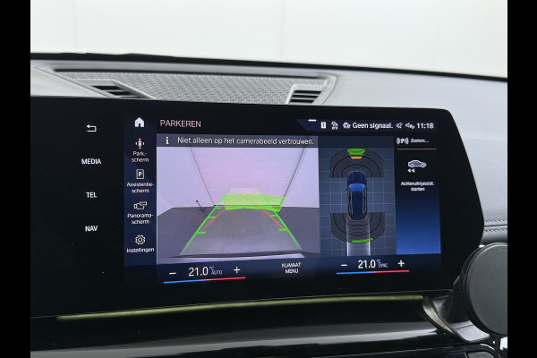 BMW iX1 xDrive30 313PK 4WD M-Pack Launch Edition SOH 100% Leder Harman/Kardon®-Audio Android Auto Apple Carplay Camera Adaptief onderste AWD Live Cockpit Plus Privacy Glas Led Elek.Achterklep Lmv 19" Isofix DAB Origineel Nederlandse Auto