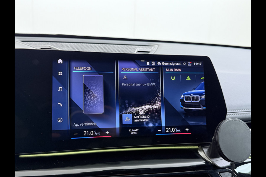 BMW iX1 xDrive30 313PK 4WD M-Pack Launch Edition SOH 100% Leder Harman/Kardon®-Audio Android Auto Apple Carplay Camera Adaptief onderste AWD Live Cockpit Plus Privacy Glas Led Elek.Achterklep Lmv 19" Isofix DAB Origineel Nederlandse Auto