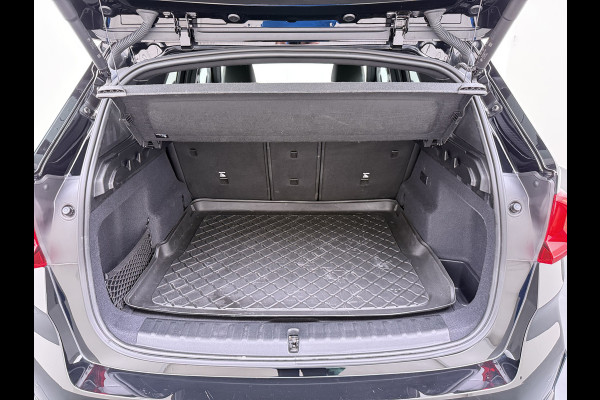 BMW iX1 xDrive30 313PK 4WD M-Pack Launch Edition SOH 100% Leder Harman/Kardon®-Audio Android Auto Apple Carplay Camera Adaptief onderste AWD Live Cockpit Plus Privacy Glas Led Elek.Achterklep Lmv 19" Isofix DAB Origineel Nederlandse Auto