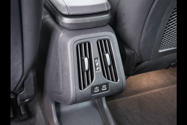 BMW iX1 xDrive30 313PK 4WD M-Pack Launch Edition SOH 100% Leder Harman/Kardon®-Audio Android Auto Apple Carplay Camera Adaptief onderste AWD Live Cockpit Plus Privacy Glas Led Elek.Achterklep Lmv 19" Isofix DAB Origineel Nederlandse Auto