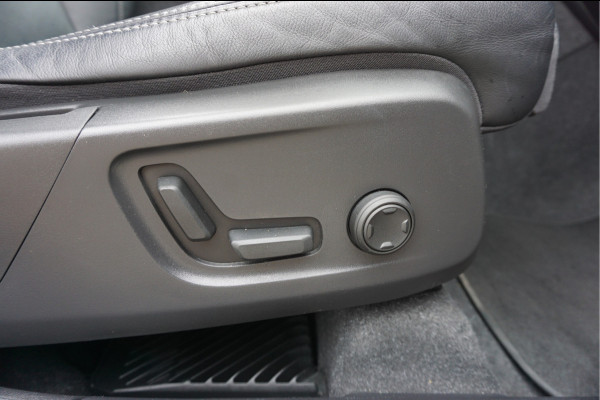 Volvo XC40 1.5 T5 Recharge ULTIMATE Schuifdak, Pilot Assist, Harman Kardon®