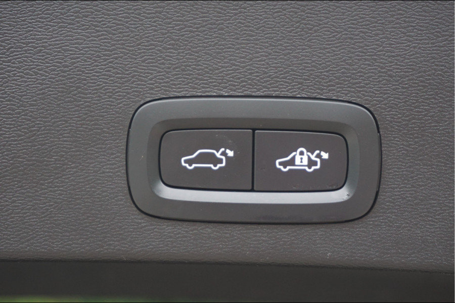 Volvo XC40 1.5 T5 Recharge ULTIMATE Schuifdak, Pilot Assist, Harman Kardon®