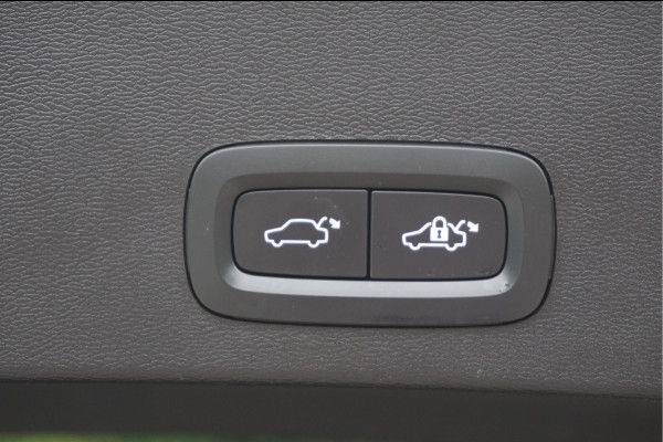 Volvo XC40 1.5 T5 Recharge ULTIMATE Schuifdak, Pilot Assist, Harman Kardon®