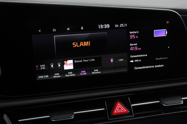 Kia Niro EV DynamicPlusLine 64.8 kWh SOH 100% Navigatie Half Leder Schuif-kantel dak Elektrische bedienbare achterklep DAB Led Camera