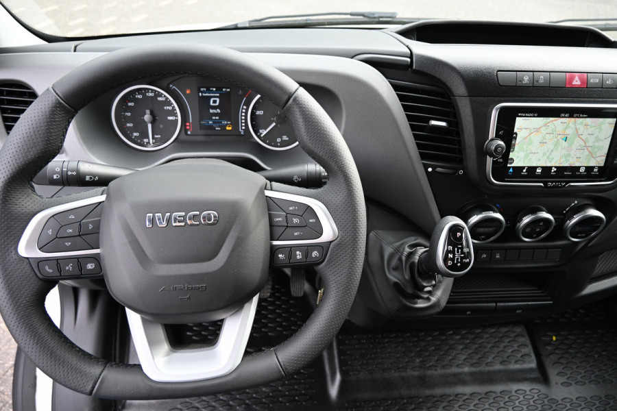 Iveco Daily 35S18 3.0 180 pk L4H2 Maxi Hi-Matic LED, ACC, Geveerde stoel, Camera, Navigatie