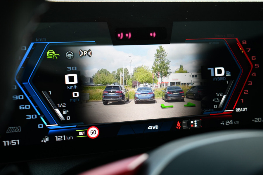 BMW M5 Touring | Chalk Individual | Ultimate Pack | Keramisch | Pano | Trekh | B&W | DA+