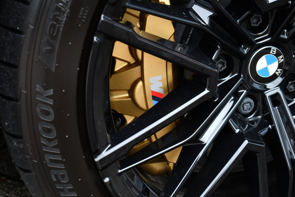 BMW M5 Touring | Chalk Individual | Ultimate Pack | Keramisch | Pano | Trekh | B&W | DA+