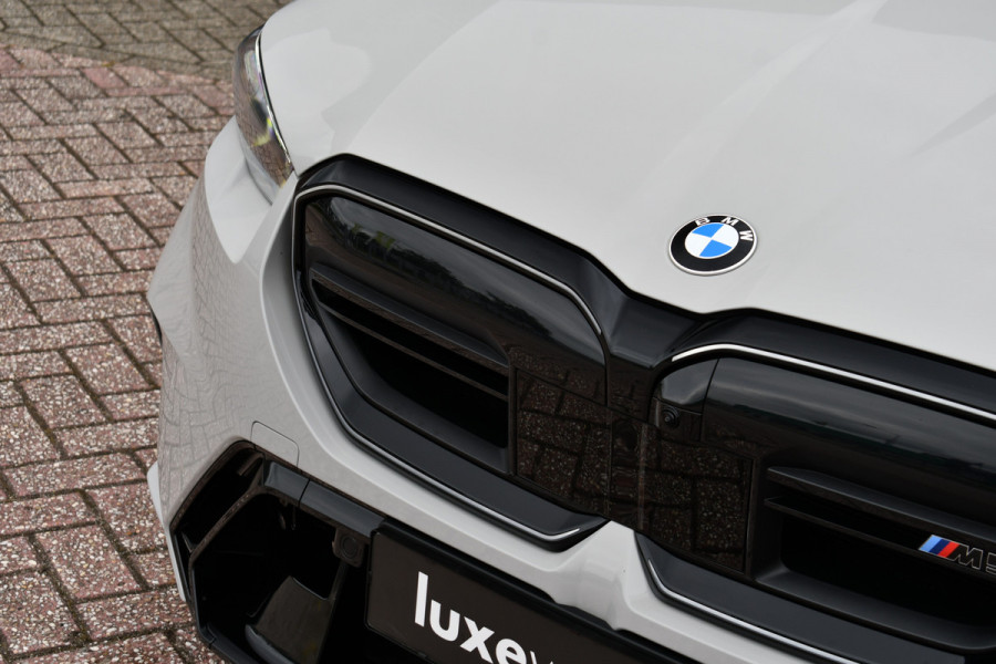BMW M5 Touring | Chalk Individual | Ultimate Pack | Keramisch | Pano | Trekh | B&W | DA+
