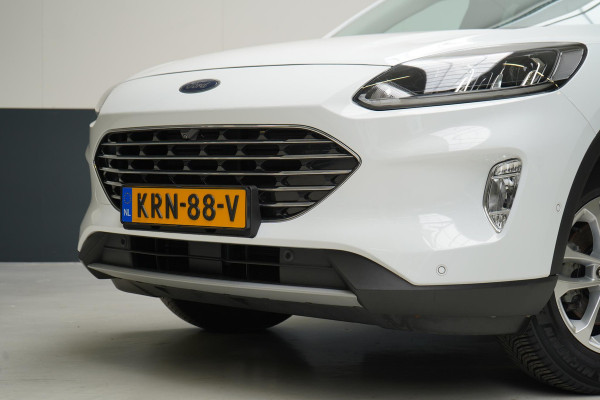 Ford Kuga 2.5 PHEV Titanium | SoH 75% | Panoramadak | Trekhaak | Carplay | Blind-Spot | Winter-pack