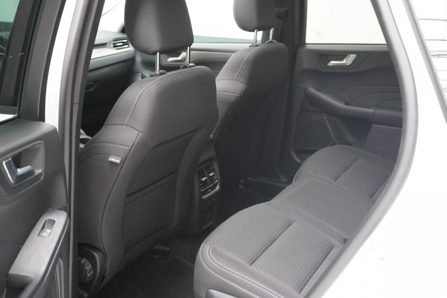 Ford Kuga 2.5 PHEV Titanium | SoH 75% | Panoramadak | Trekhaak | Carplay | Blind-Spot | Winter-pack
