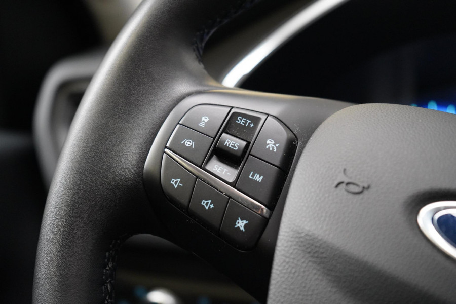 Ford Kuga 2.5 PHEV Titanium | SoH 75% | Panoramadak | Trekhaak | Carplay | Blind-Spot | Winter-pack