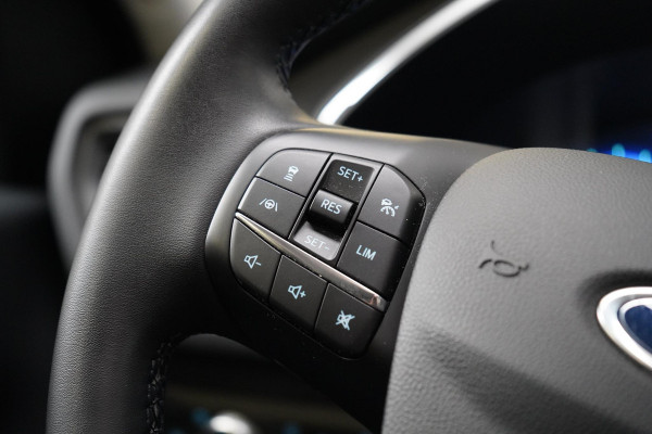 Ford Kuga 2.5 PHEV Titanium | SoH 75% | Panoramadak | Trekhaak | Carplay | Blind-Spot | Winter-pack