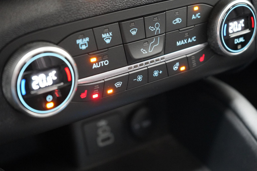 Ford Kuga 2.5 PHEV Titanium | SoH 75% | Panoramadak | Trekhaak | Carplay | Blind-Spot | Winter-pack