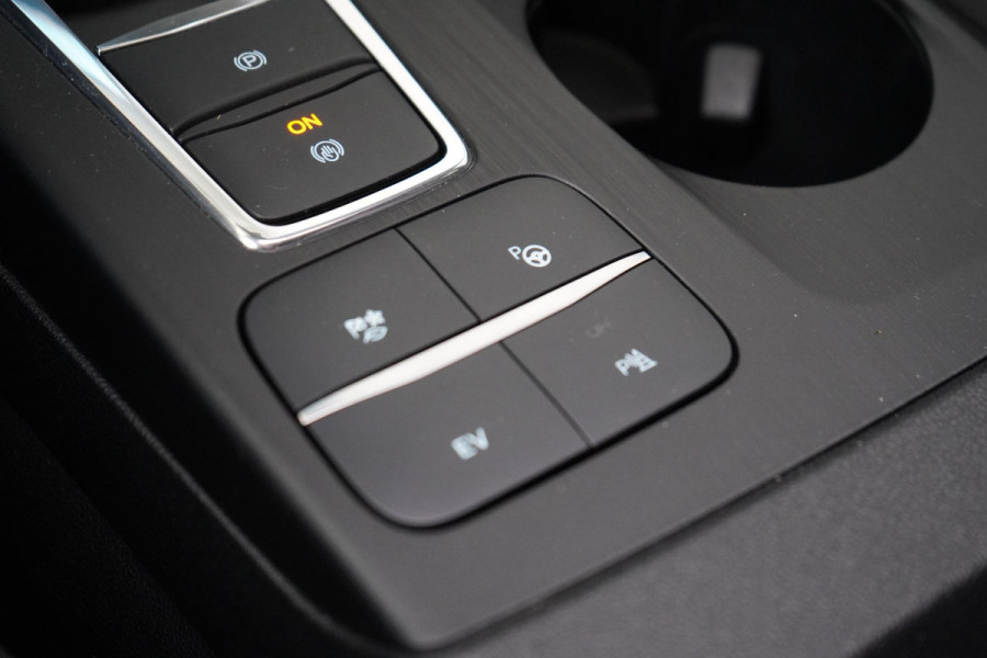 Ford Kuga 2.5 PHEV Titanium | SoH 75% | Panoramadak | Trekhaak | Carplay | Blind-Spot | Winter-pack