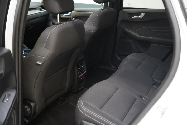 Ford Kuga 2.5 PHEV Titanium | SoH 75% | Panoramadak | Trekhaak | Carplay | Blind-Spot | Winter-pack