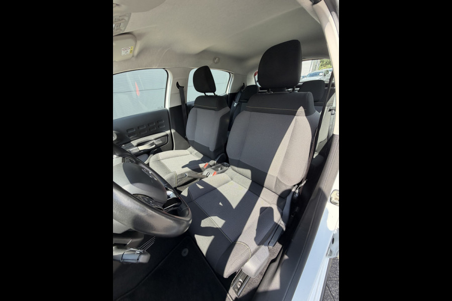 Citroën C3 82pk Shine (Camera - Keyless Entry - Dodehoek detectie - Automatische Airco - Navigatie - Apple Carplay - DAB)