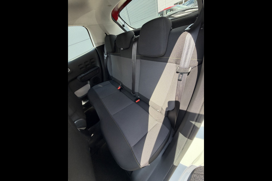 Citroën C3 82pk Shine (Camera - Keyless Entry - Dodehoek detectie - Automatische Airco - Navigatie - Apple Carplay - DAB)