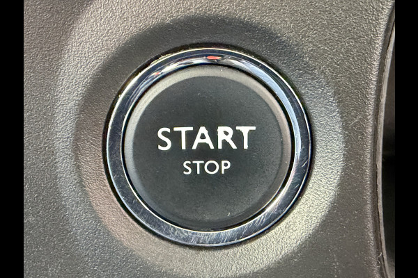 Citroën C3 82pk Shine (Camera - Keyless Entry - Dodehoek detectie - Automatische Airco - Navigatie - Apple Carplay - DAB)