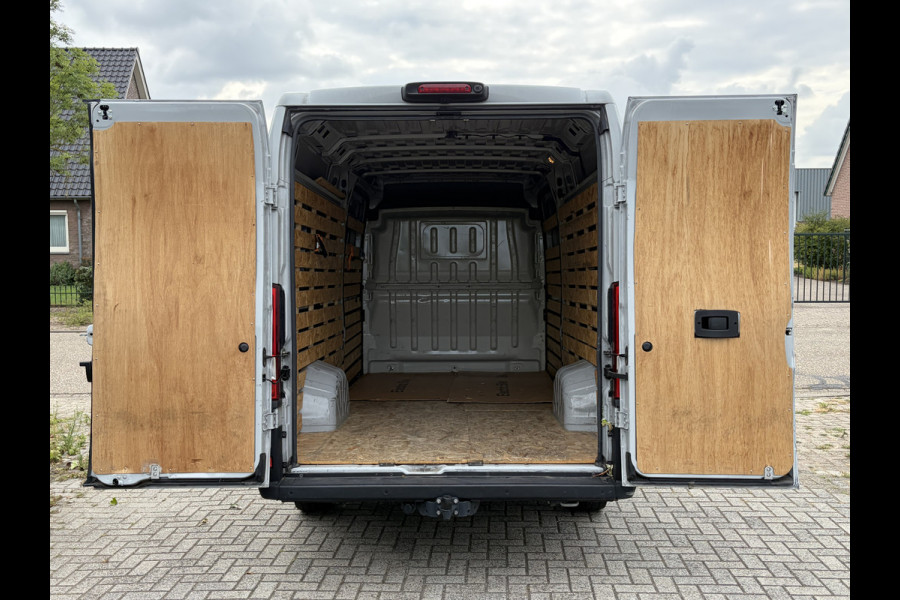 Peugeot Boxer 2.2 BlueHDi 180PK Euro6 L4H2 3.5t Zwaar ✓ 3-zits ✓ Trekhaak 3.000 KG ✓ dubbele schuifdeur