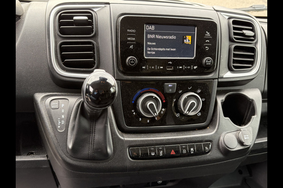 Peugeot Boxer 2.2 BlueHDi 180PK Euro6 L4H2 3.5t Zwaar ✓ 3-zits ✓ Trekhaak 3.000 KG ✓ dubbele schuifdeur