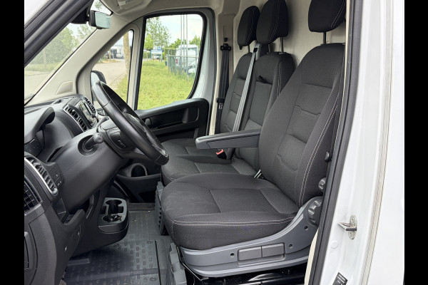 Peugeot Boxer 2.2 BlueHDi 180PK Euro6 L4H2 3.5t Zwaar ✓ 3-zits ✓ Trekhaak 3.000 KG ✓ dubbele schuifdeur