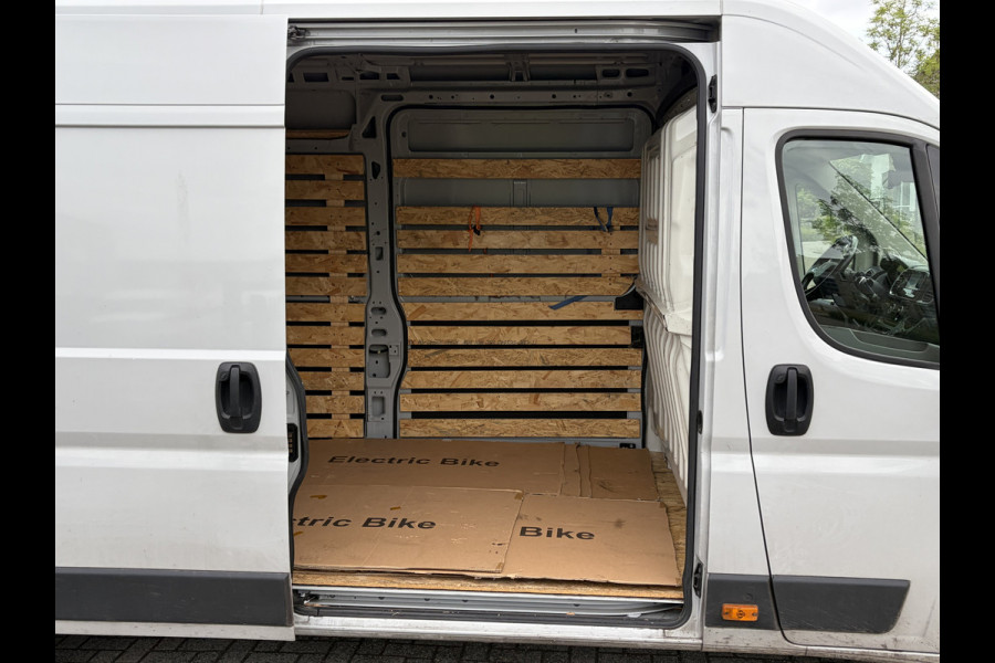 Peugeot Boxer 2.2 BlueHDi 180PK Euro6 L4H2 3.5t Zwaar ✓ 3-zits ✓ Trekhaak 3.000 KG ✓ dubbele schuifdeur