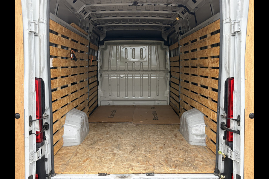 Peugeot Boxer 2.2 BlueHDi 180PK Euro6 L4H2 3.5t Zwaar ✓ 3-zits ✓ Trekhaak 3.000 KG ✓ dubbele schuifdeur