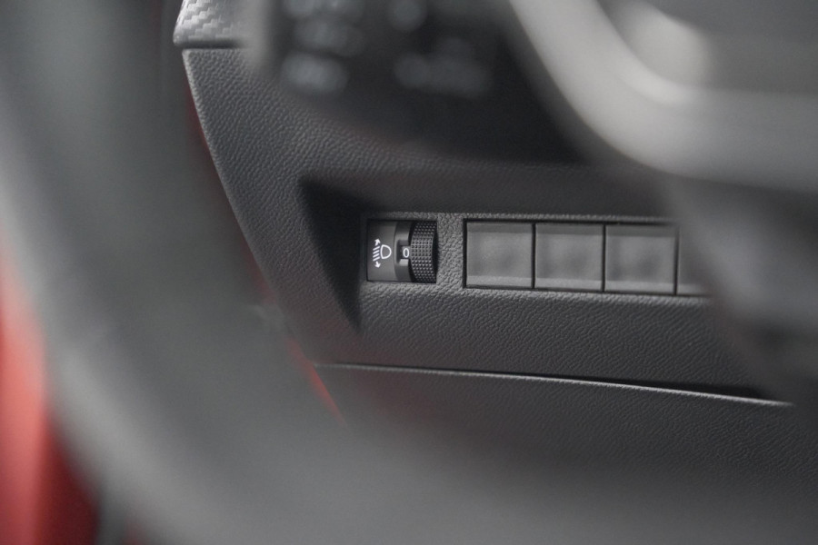 Peugeot 208 PureTech 100 Style | Navigatie | Cruise Control | Apple Carplay