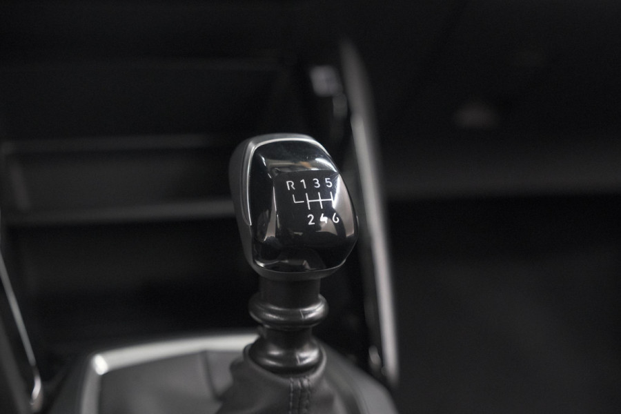 Peugeot 208 PureTech 100 Style | Navigatie | Cruise Control | Apple Carplay