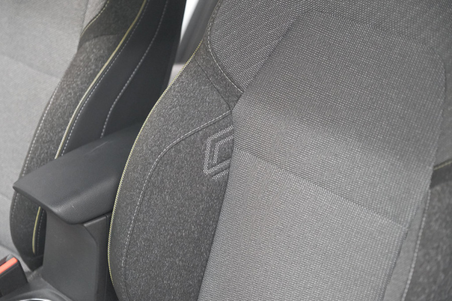 Renault Captur 1.8 E-Tech full hybrid 160 techno | Camera | Adaptieve Cruise Control | Navigatie