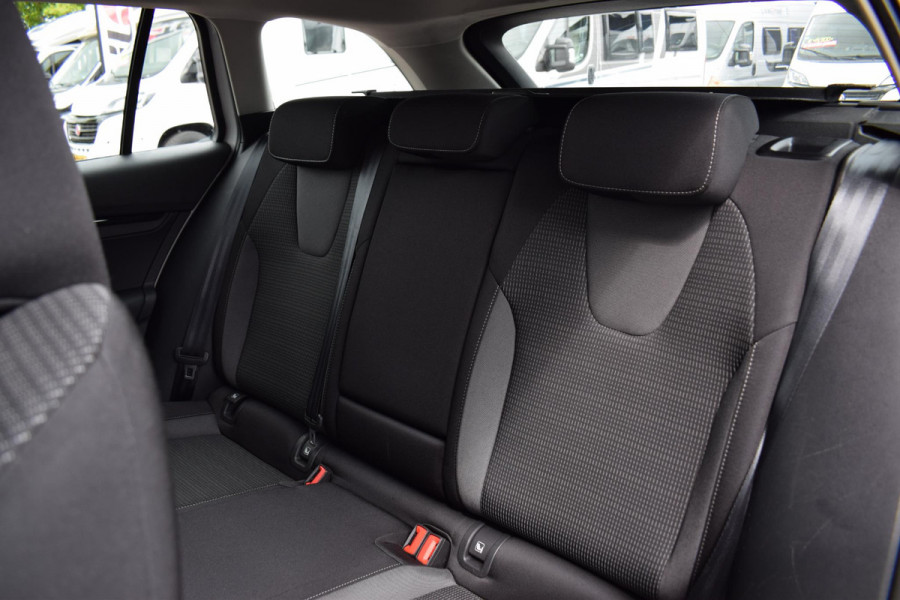 Škoda Octavia Combi 1.0 e-TSI Business Edition | Apple CarPlay | Stoelverw. | Climate | Cruise