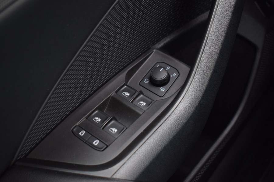 Škoda Octavia Combi 1.0 e-TSI Business Edition | Apple CarPlay | Stoelverw. | Climate | Cruise