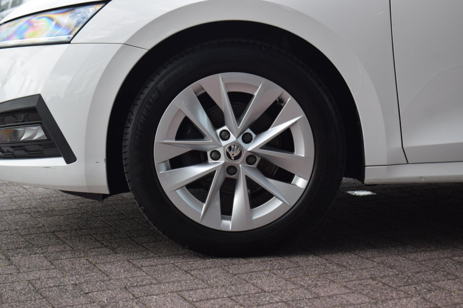 Škoda Octavia Combi 1.0 e-TSI Business Edition | Apple CarPlay | Stoelverw. | Climate | Cruise