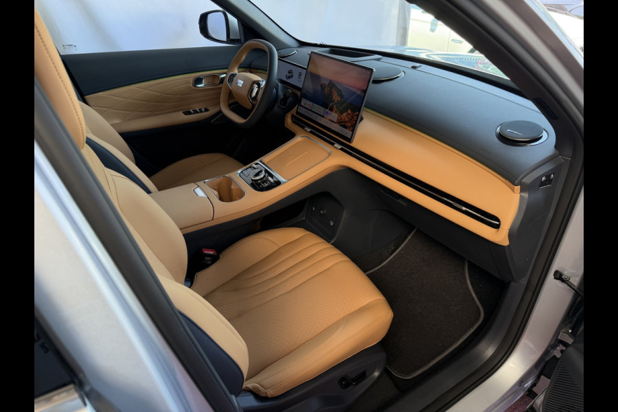 GEELY Starray EM-i 1.5 MAX+ PHEV LONG RANGE BRUIN LEER 29,8 KWH | 136km WLTP | PANORAMADAK | MASSAGE /STOEL/VERW/KOELING