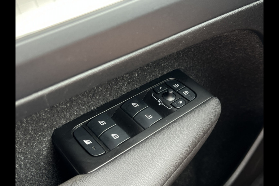 Volvo XC40 1.5 T4 Recharge R-Design | Trekhaak | Navi | LED | Carplay