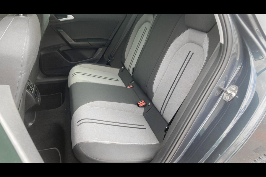 Seat Leon 1.0 eTSI 110pk DSG Style Business Intense Camera | Navigatie | App Connect | Led