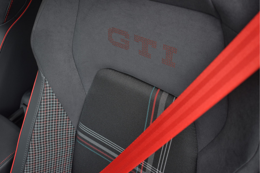 Volkswagen Golf 2.0 TSI GTI Clubsport Edition 50 325pk