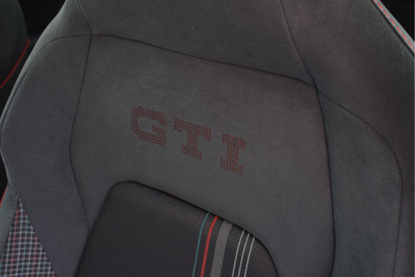 Volkswagen Golf 2.0 TSI GTI Clubsport Edition 50 325pk