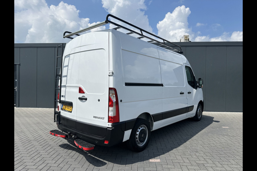 Renault Master T35 2.3 dCi 136 PK / L2H2 / 1e EIG. / 67.106 KM / IMPERIAAL / TREKHAAK / NAVI / AIRCO / CRUISE